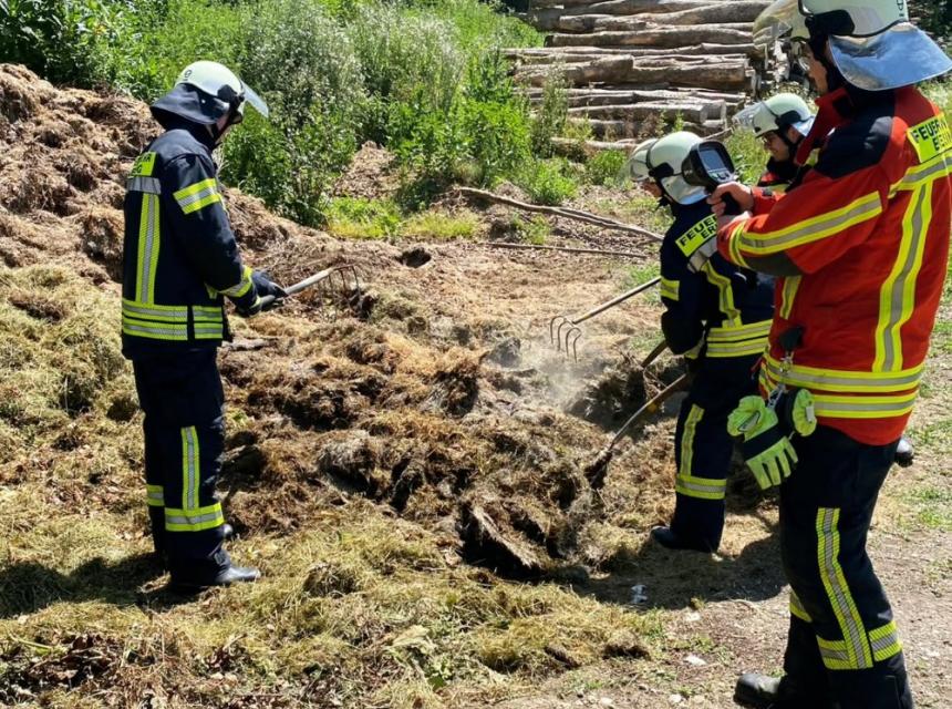 Brand eines Grashaufen